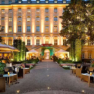 The Grand - The Leading Of The World Прага